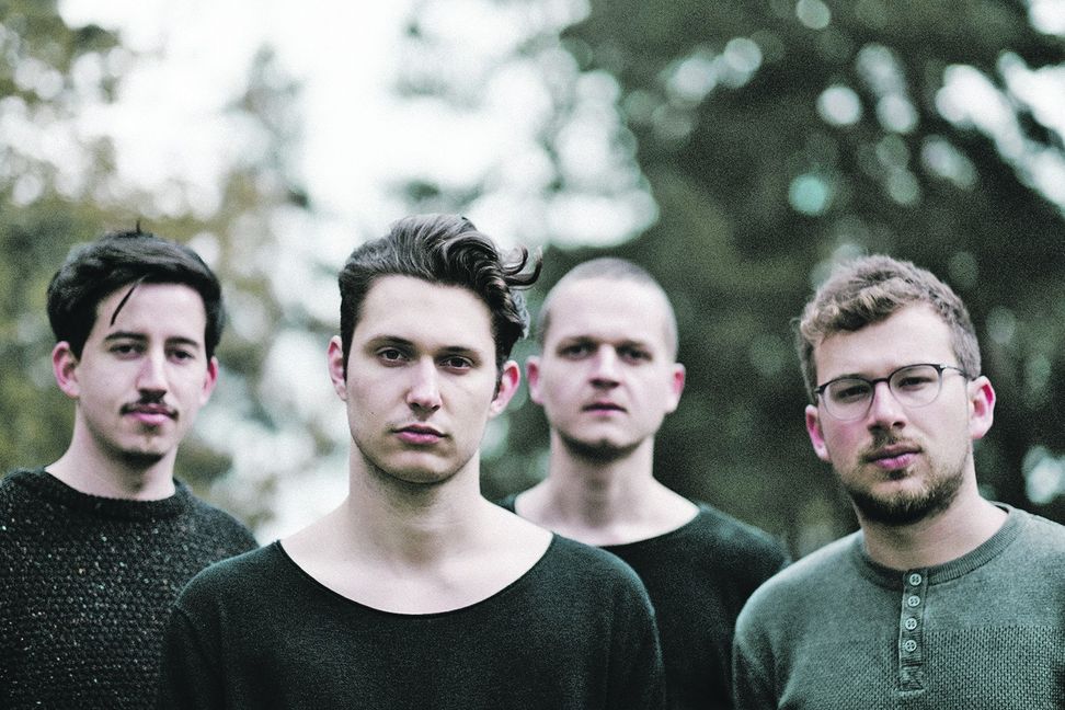 Die Sindelfinger Band Into The Fray mit Lukas Klotzbach, Fabian Glück, Marian Hepp und Bastian Kilper hat in einem Monat mit einem Aufruf im Internet die 5500 Euro eingesammelt, um im Herbst ein neues Album zu produzieren. Bild: z