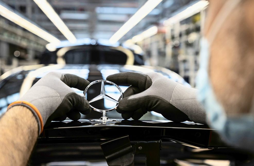 Daimler-Beschäftigte können flexibel arbeiten, um Zeit für ihre Angehörigen zu haben.
 Foto: Daimler AG/Mercedes-Benz..