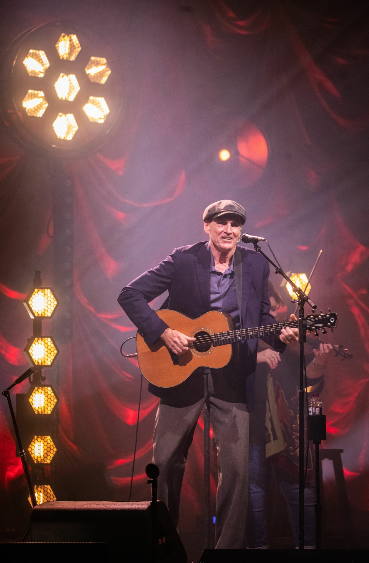 Mit Songs von Carole King verbeugt sich James Taylor vor einer Wegbegleiterin.