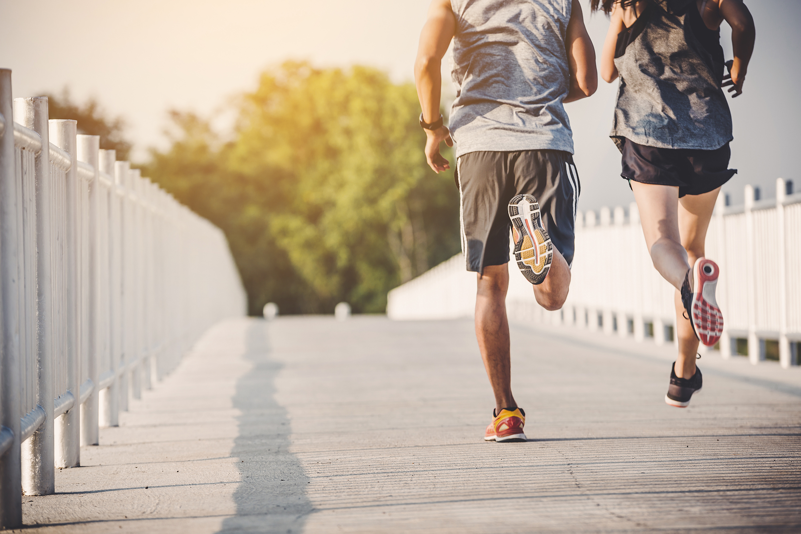 Zu zweit macht das Laufen doppelt Spaß. Bei der Outdoor-Challenge hat wieder Sindelfingen die Nase vorn. Bild: 
Only Kim/Adobe Stock