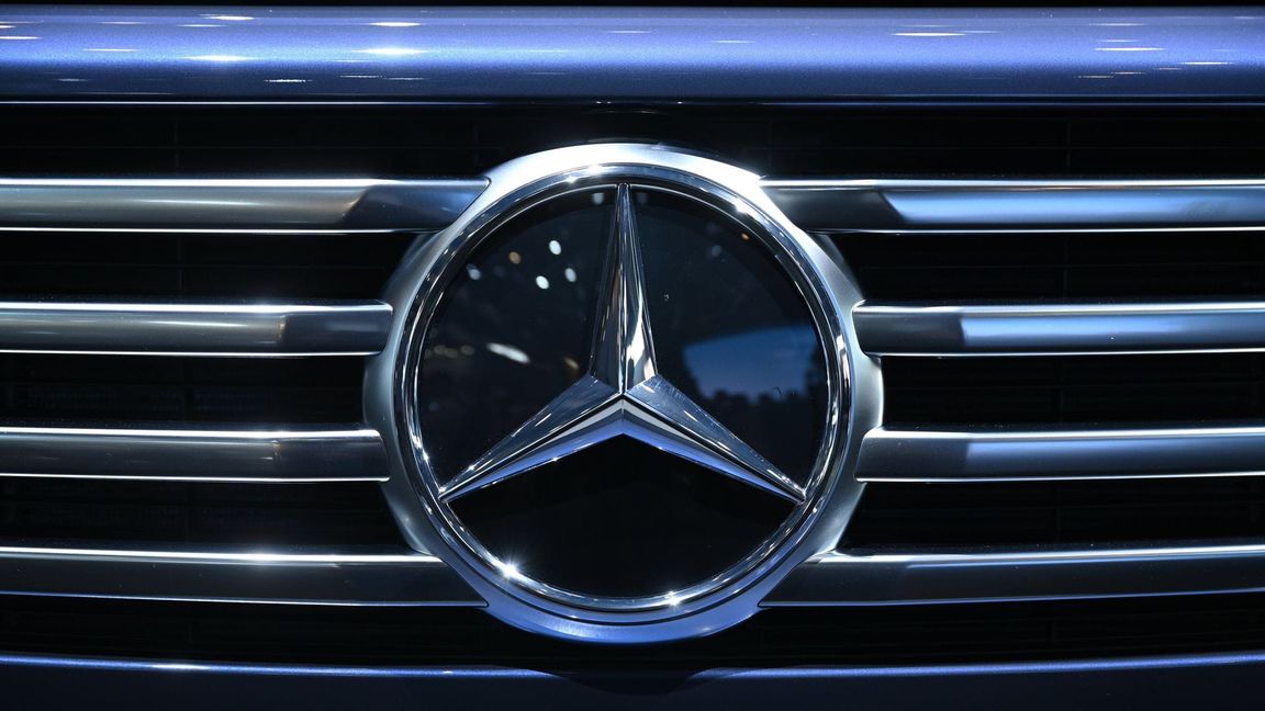 Der Autobauer Mercedes-Benz hat einen deutlichen Gewinneinbruch erlitten (Symbolbild).