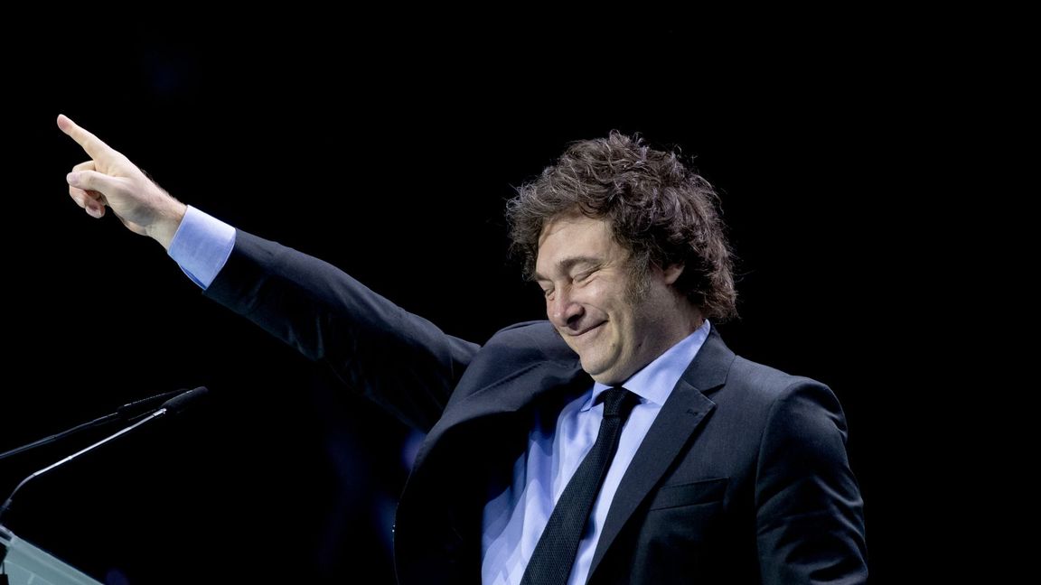 Auf einer Wahlkampfveranstaltung hat Javier Milei die spanische Linksregierung von Sánchez scharf kritisiert - mit Folgen.