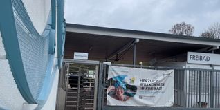 Der Eingang zum Böblinger Freibad.