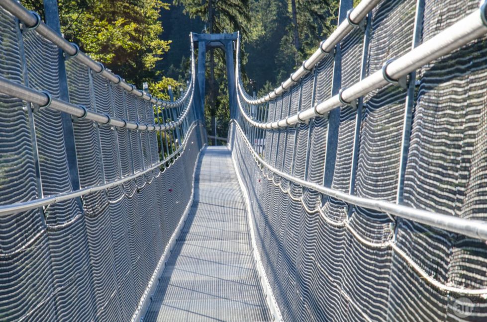 Über die Highline auf die andere Seite.
