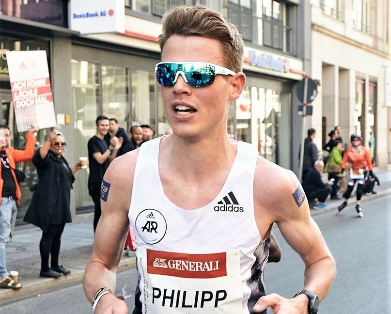 Philipp Pflieger, hier beim Halbmarathon 2019 in Berlin, kam einst bei der Leichtathetikschule „Speedy“ des VfL Sindelfingen auf Touren. Bild: z