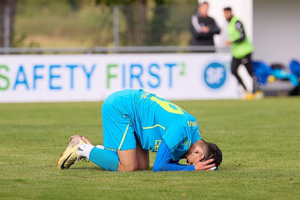 Der Ehninger Angelo Di Stefano bei der 0:5-Schlappe am vergangenen Wochenende beim SV Waldhausen. Bild: Eibner