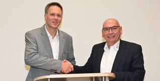 Bei der Genossenschaftsbank Weil im Schönbuch steht ein Vorstandswechsel an. Christian Schauer (von links) wird Nachfolger von Rainer Schäfer. Bild: Reichert