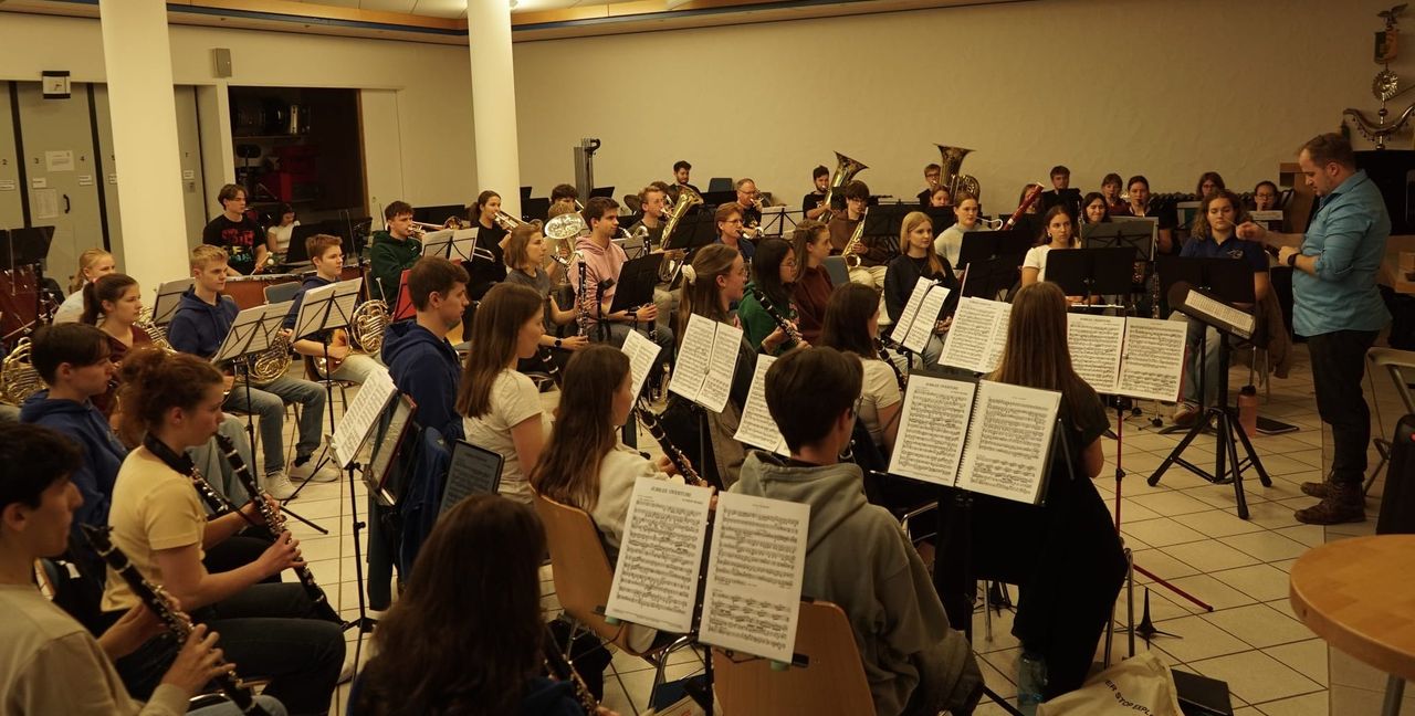 Das Kreisjugendorchester bei der Probe.