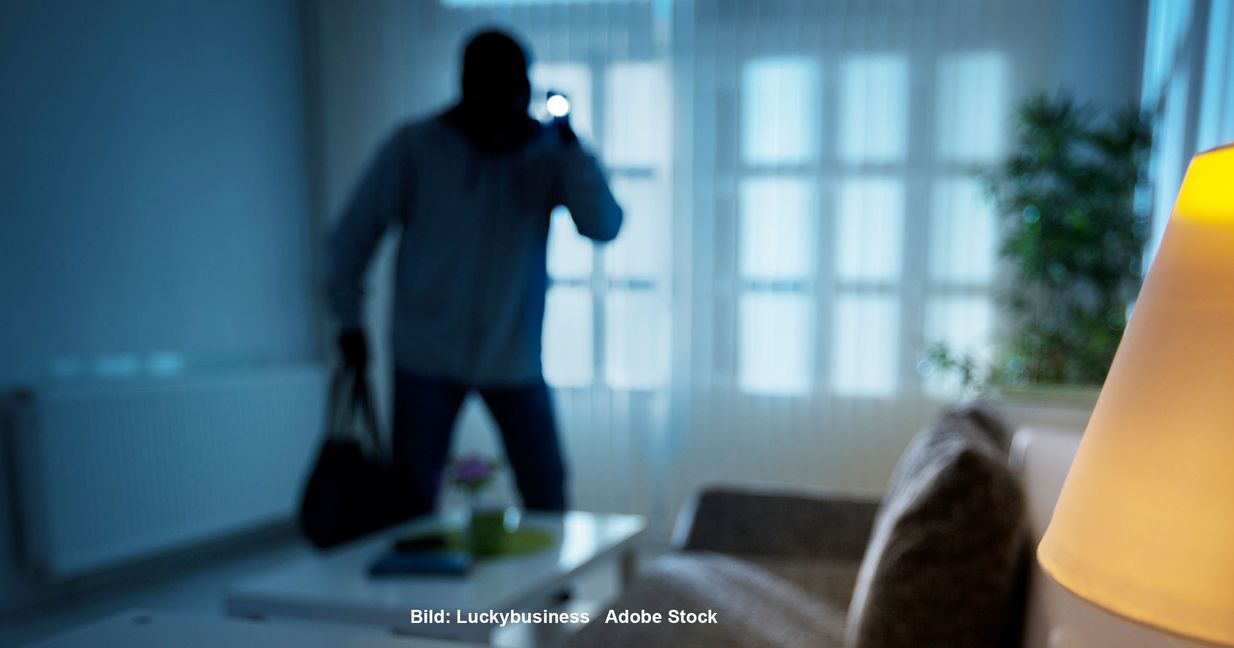 Die Einbrecher kamen duch ein Dachfenster