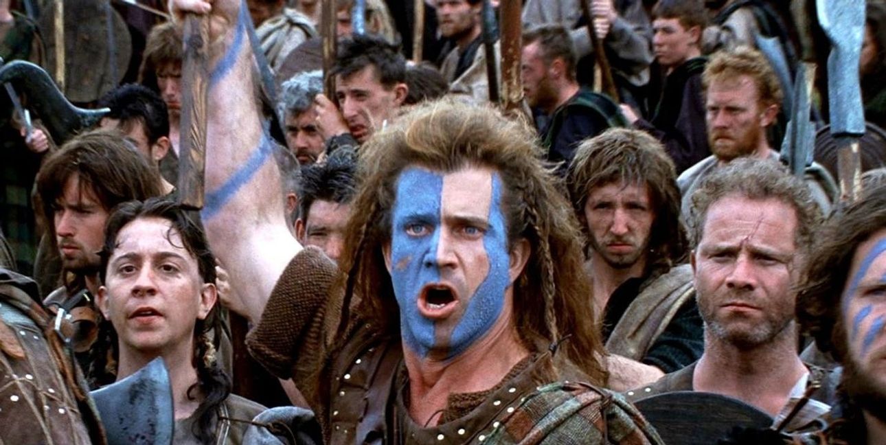 Blau und Weiß sind die Farben Schottlands, Mel Gebson ist „Braveheart“.