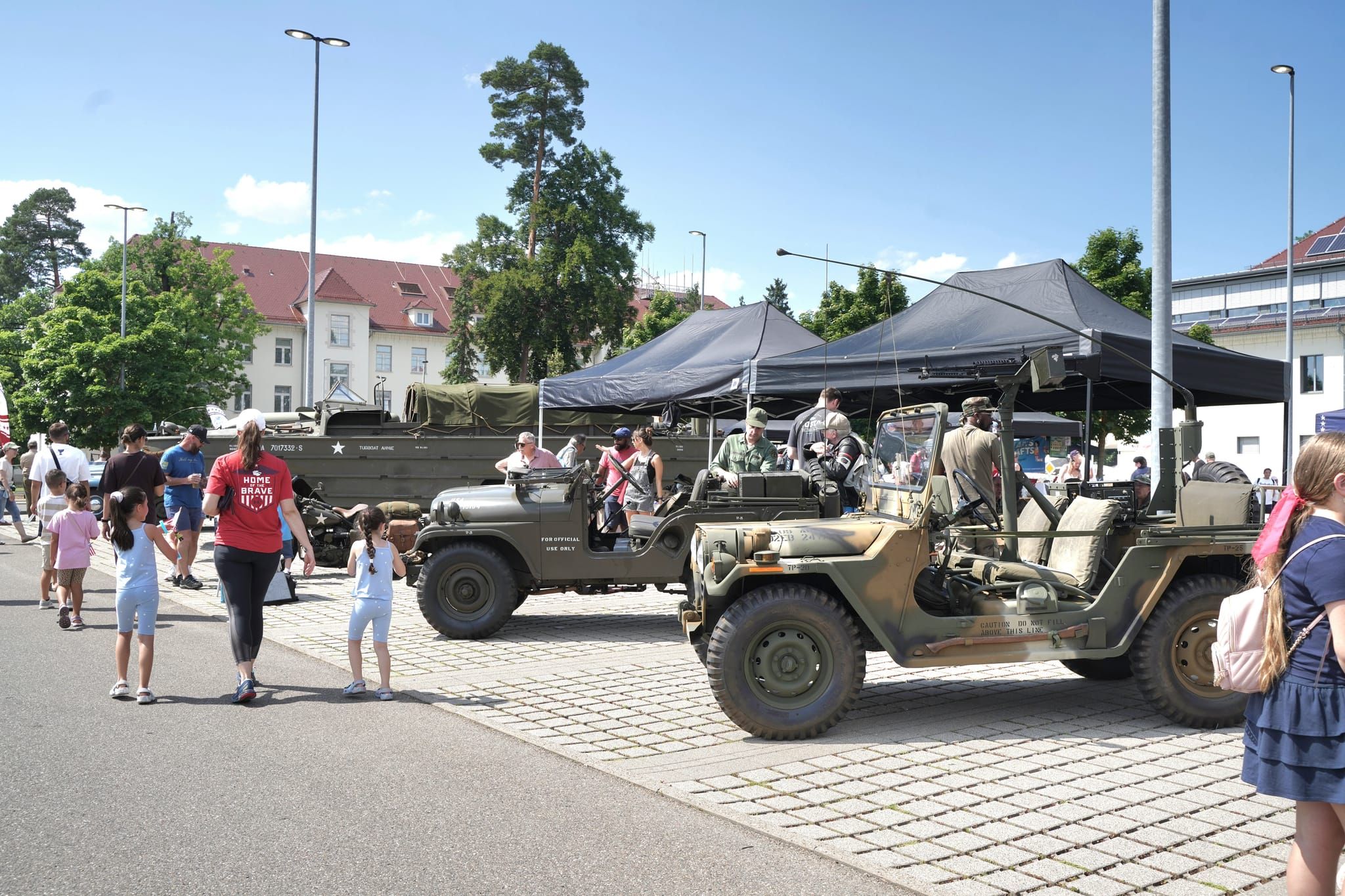 Bullenreiten, Armwrestling, Food Trucks, Livemusik: U.S. Army Garrison Stuttgart feiert mit den deutschen Nachbarn den 4. Juli in der Böblinger Panzerkaserne.