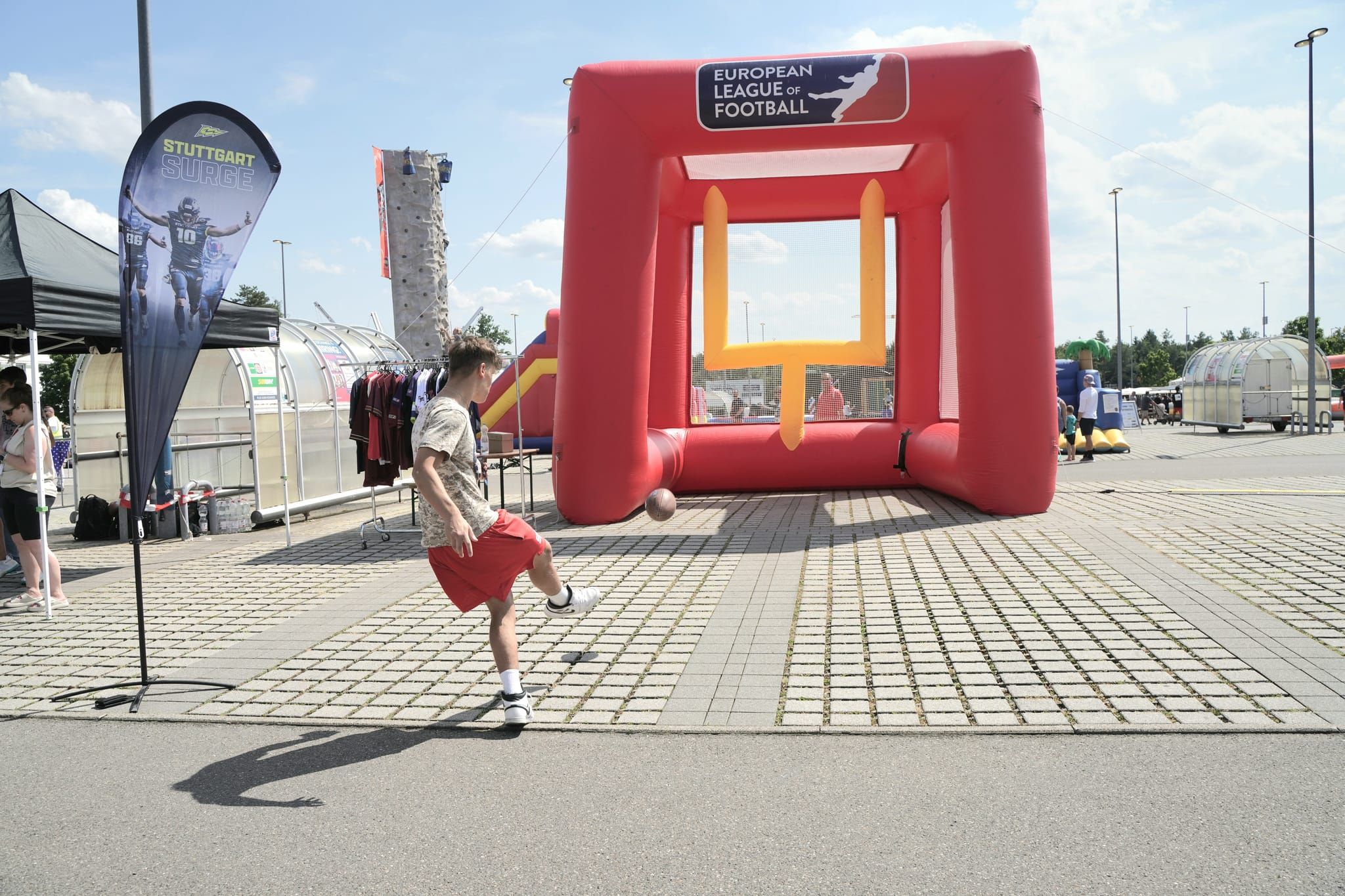 Bullenreiten, Armwrestling, Food Trucks, Livemusik: U.S. Army Garrison Stuttgart feiert mit den deutschen Nachbarn den 4. Juli in der Böblinger Panzerkaserne.