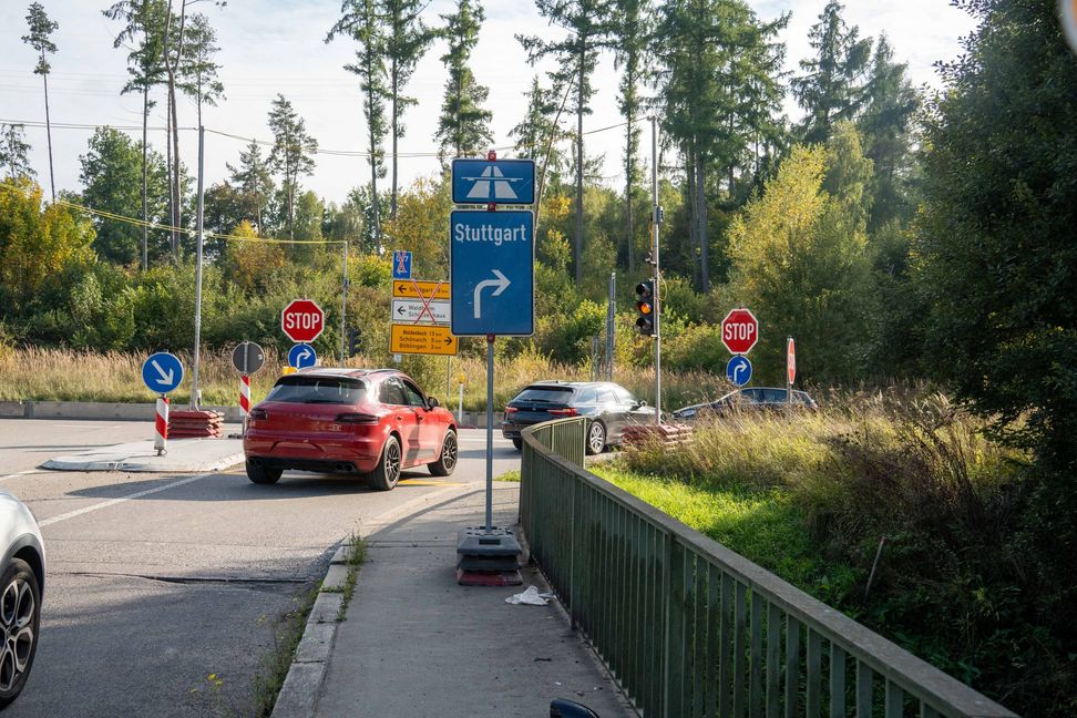 Ab Donnerstag kann man hier auch wieder nach links abbiegen.