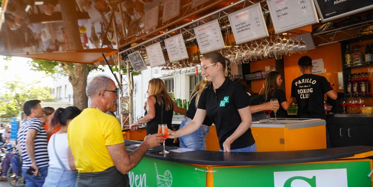 An der SZ/BZ-Wunderbar gibt es coole Drinsk an heißen Sommerabenden.