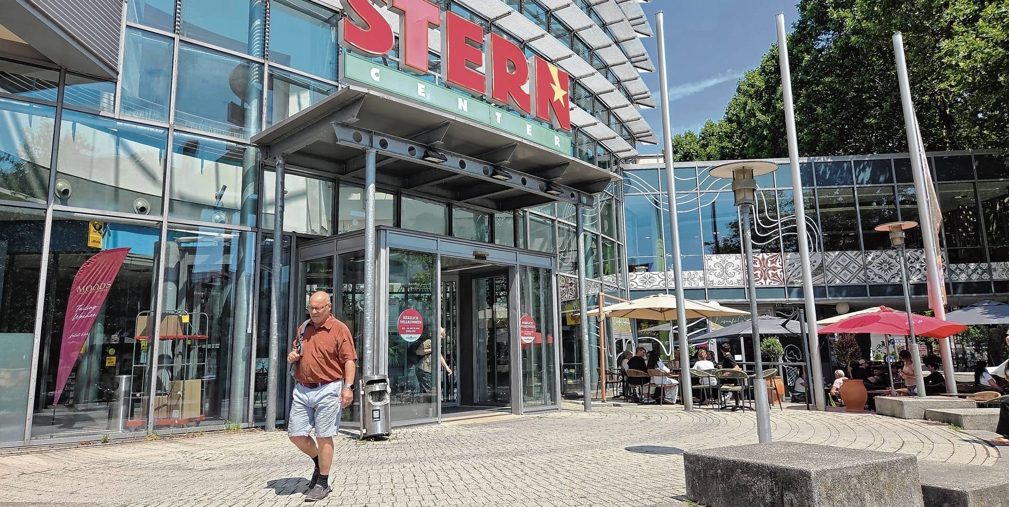 Eingang ins Sindelfinger Stern Center.