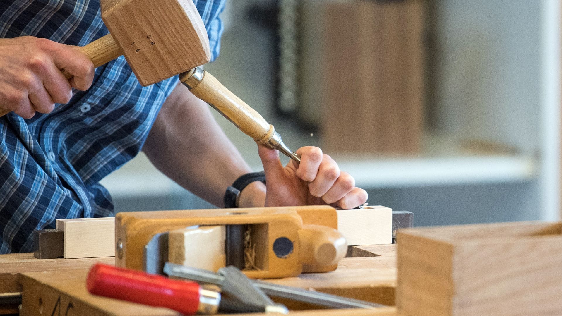 Die hohe Inflation hat die Umsätze im deutschen Handwerk 2022 kräftig steigen lassen.