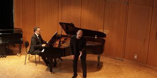 Pianist Götz Payer und Johannes Held bei ihrem Liedakademie-Dozentenkonzert im Odeon.