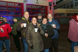 Volles Haus bei Fire & Ice im Feuerwehrhaus in Dagersheim. Trotz der eisigen Temperaturen eine tolle Veranstaltung mit vielen Besuchern.