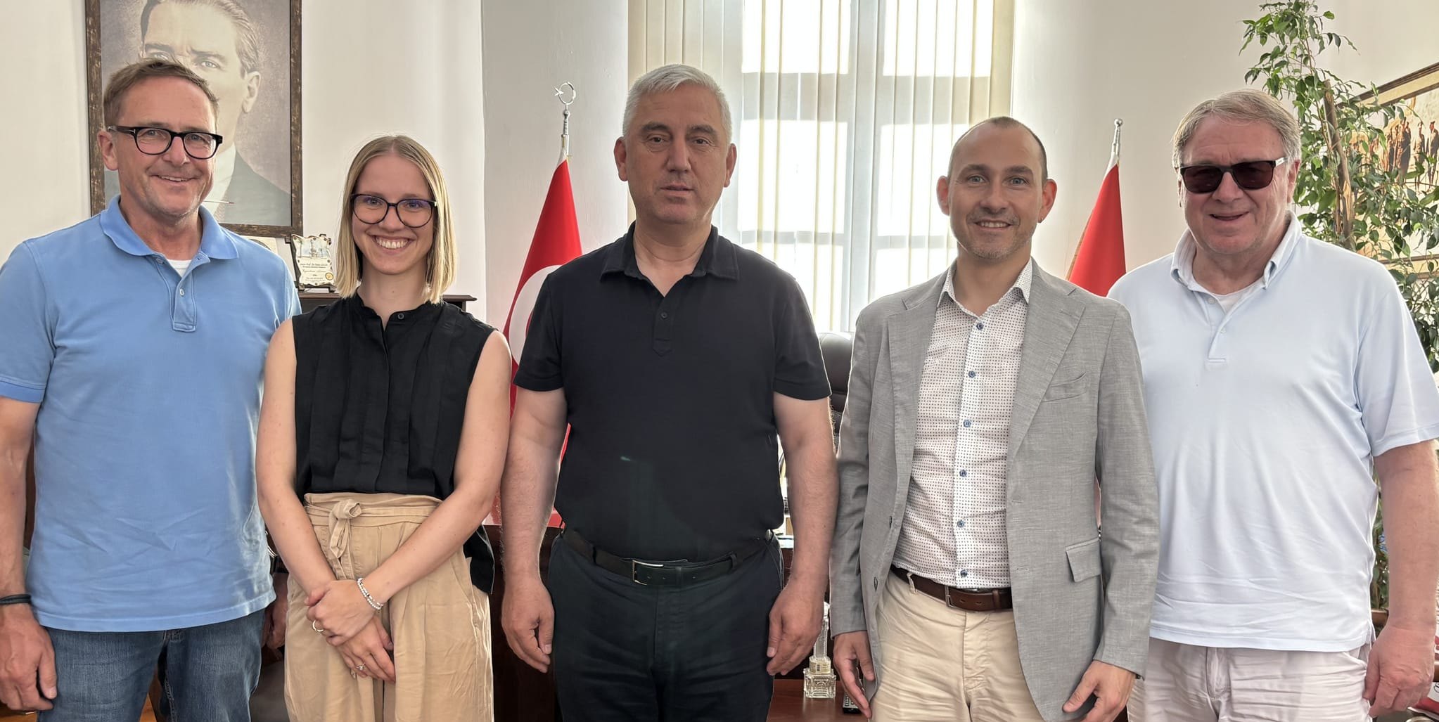 Die Böblinger Delegation mit ihrem Gastgeber von links: Stadtrat Dr. Thorsten Breitfeld, Städtepartnerschaftsbeauftragte Fiona Faas, Bürgermeister Prof. Dr. Tanju Çelik, Oberbürgermeister Dr. Stefan Belz und Stadtrat Jürgen Haar