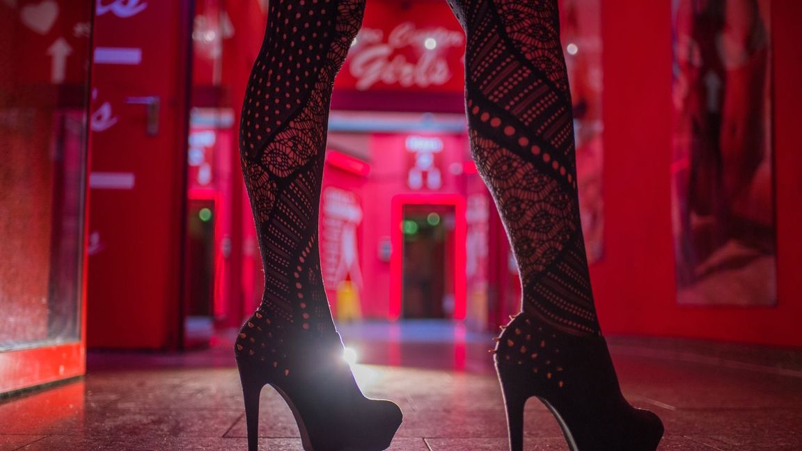 Die Frau soll trotz einer HIV-Infektion ungeschützte sexuelle Dienstleistungen angeboten haben. (Symbolbild)