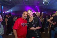 So war es bei der 90er Party in der Legendenhalle der Motorworld in BB bei bester Stimmung