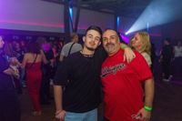 So war es bei der 90er Party in der Legendenhalle der Motorworld in BB bei bester Stimmung