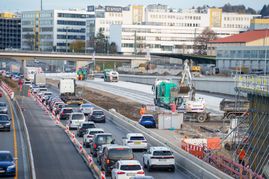 Am Wochenende drohen wieder Verkehrsbehinderungen auf der Baustelle A81. 	Bild: Dettenmeyer