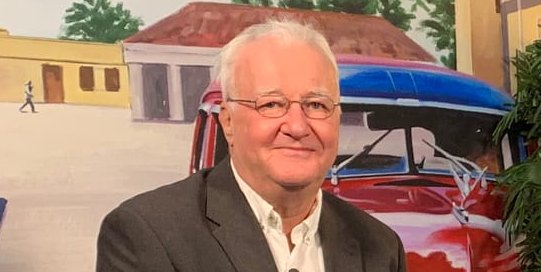 Hans-Jörg Zürn, ehemaliger Chefredakteur der SZ/BZ, modert den Abend inder Martinskirche.