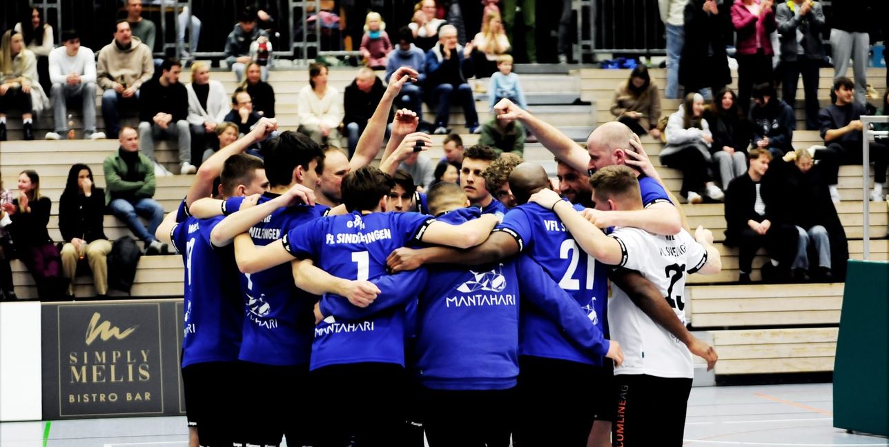 Eine letzte Traube in der Regionalliga. Die Volleyballer des VfL Sindelfingen können doch noch gewinnen. Bild: photostampe/A
