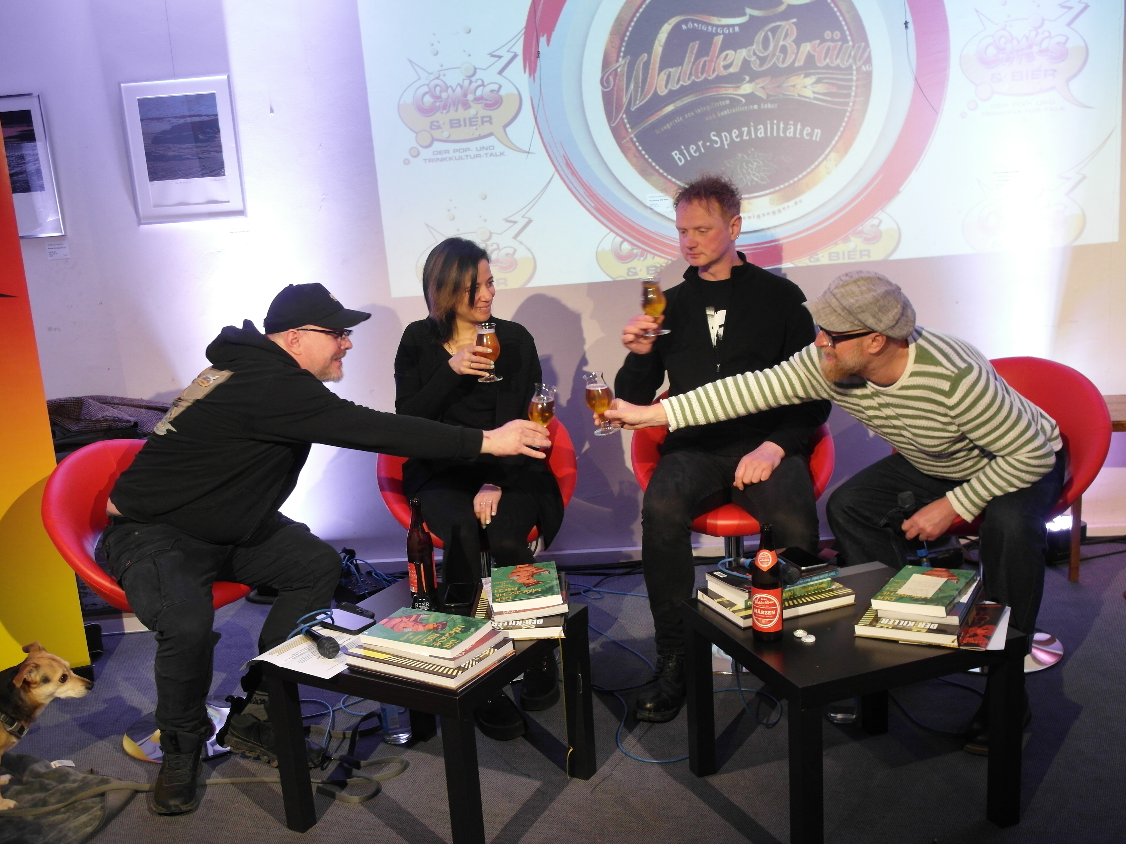 Comics und Bier: Steffen Volkmer, Denise Wilson, Carsten Girke und  Heiko Volz (von links).