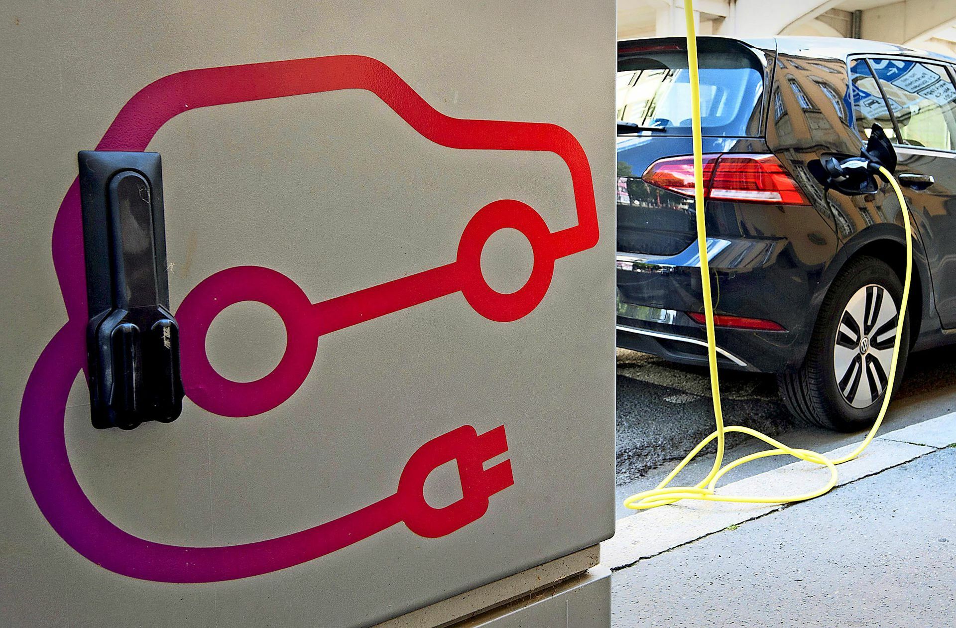Ist das E-Auto die einzige Option für einen klimaneutralen Verkehr?