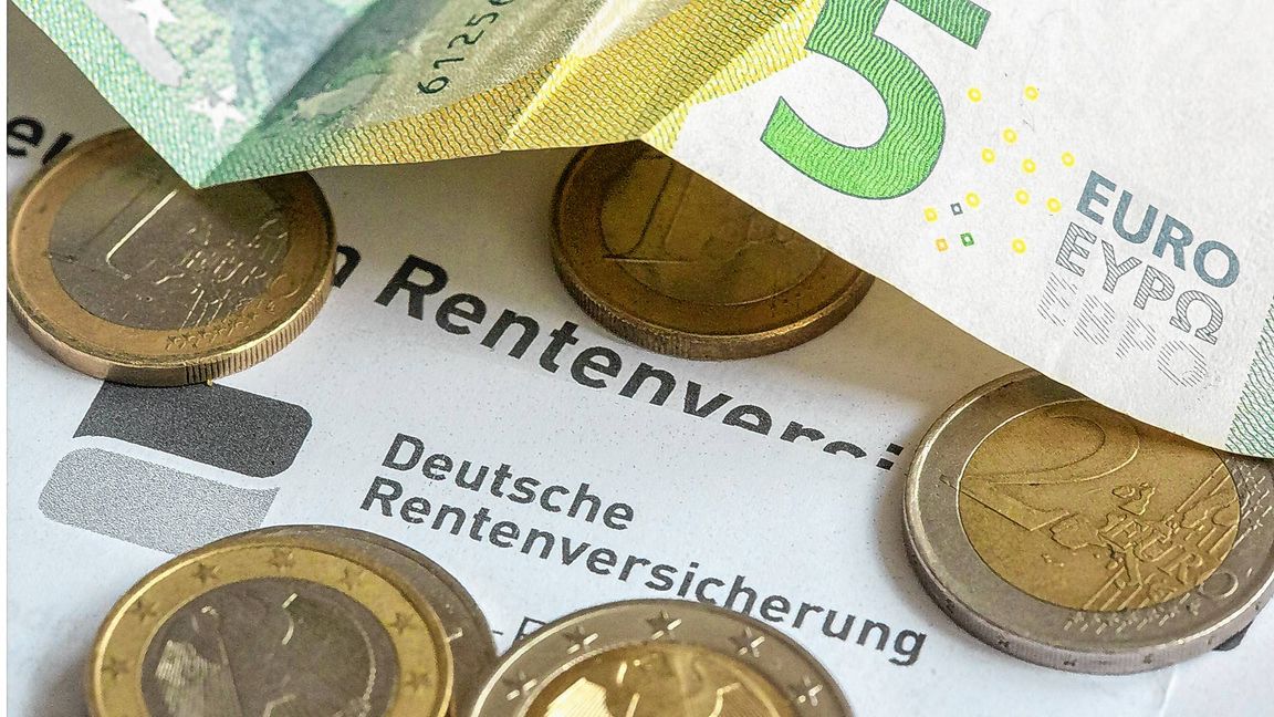 Die große Mehrheit der Deutschen will die abschlagsfreie Rente nach 45 Versicherungsjahren beibehalten.
