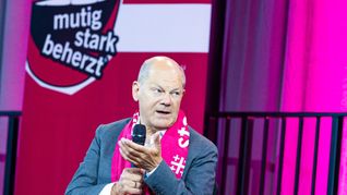 Olaf Scholz spricht auf dem Kirchentag in Hannover auch über seine Wehrdienstverweigerung.
