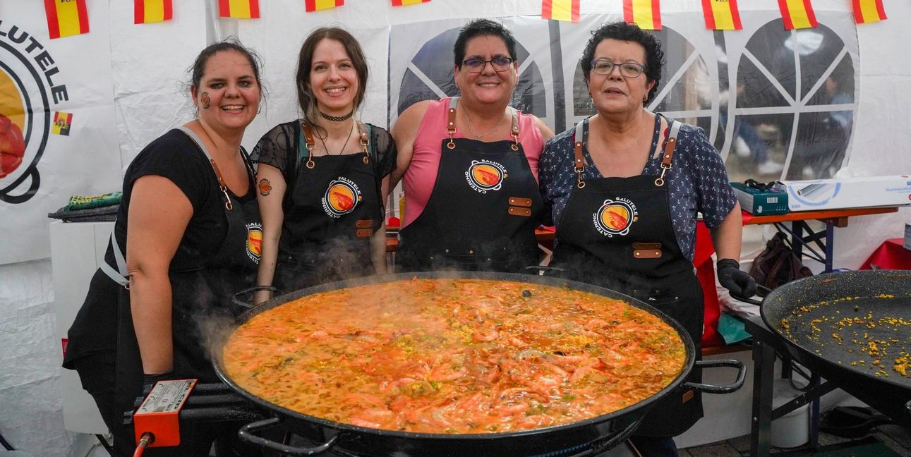 Salutele Catering erweitert das Angebot erstmals um einen portugiesischen Stand. Neben der spanischen Paella werden dieses Jahr auch Chocos und Sardinen auf dem Grill brutzeln.