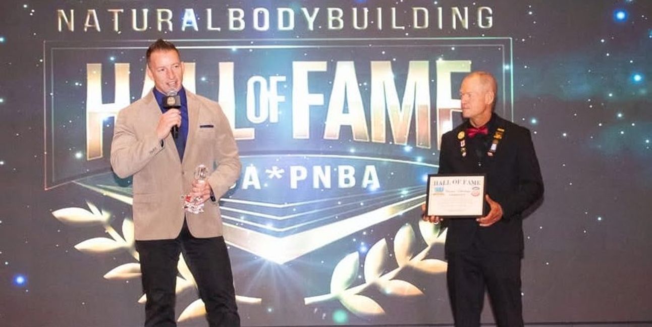 Der große Moment im Golden Nugget: Christian Kellenberger (links) bei seiner Dankesrede in Las Vegas. Die Laudatio hielt Australiens Team-Kapitän Ken Ross.