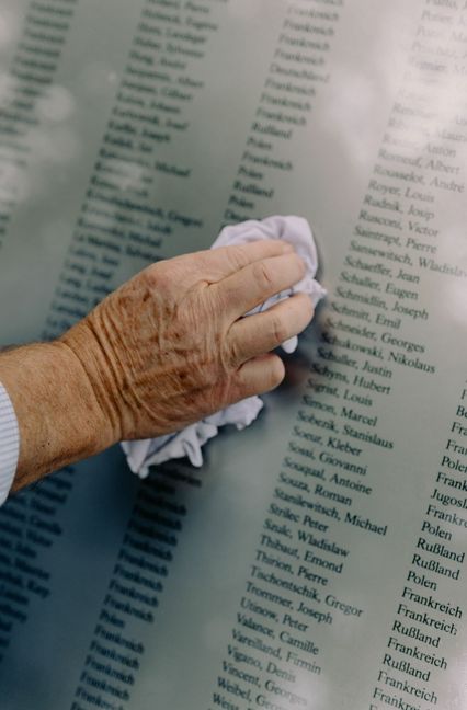Die Tafel mit den Namen der Nazi-Opfer Foto: Jana Margarete Schuler