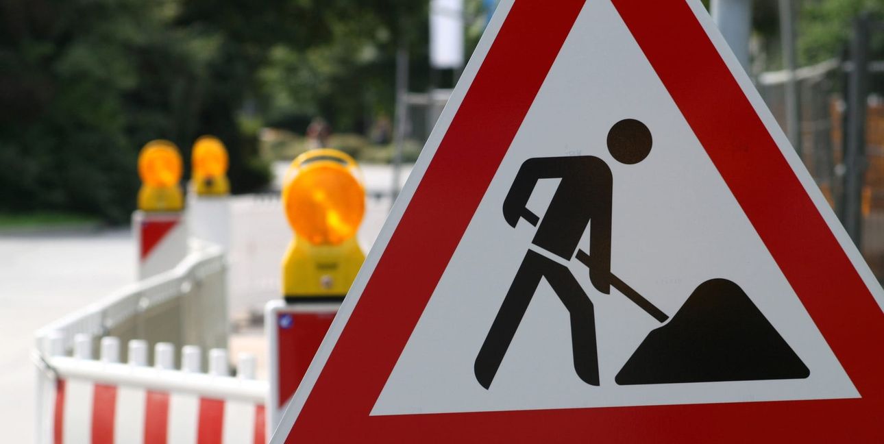 Es werde neue Versorgungsleitungen verlegt.