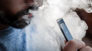 Gesundheitsexperten warnen vor Gefahren von E-Zigaretten. (Symbolbild)