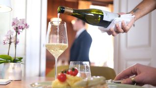 Viele Restaurants in Deutschland stehen wegen gestiegener Preise unter Druck (Archivbild)