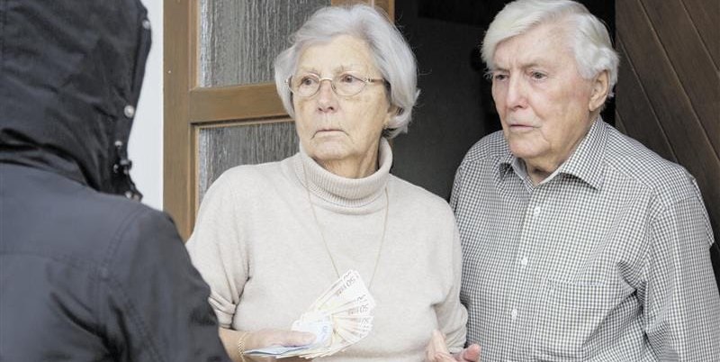 Vorsicht vor vermeintlichen Spendensammlern an der Haustür.