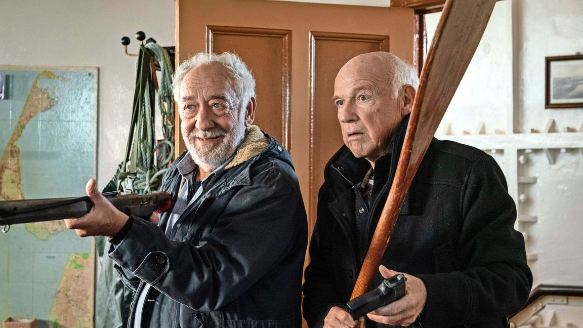 Vielen Älteren gefällt’s: Ingo Osborn (Dietrich Hollinderbäumer, re.) und Olaf Bolt (Dieter Hallervorden) in „Nord Nord Mord“