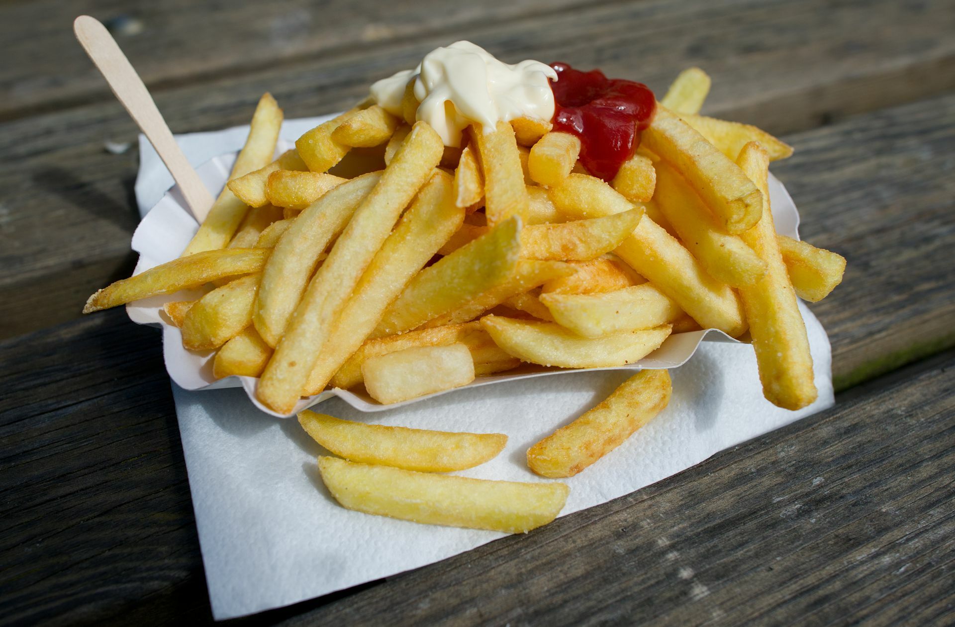 Pommes können Transfette enthalten.