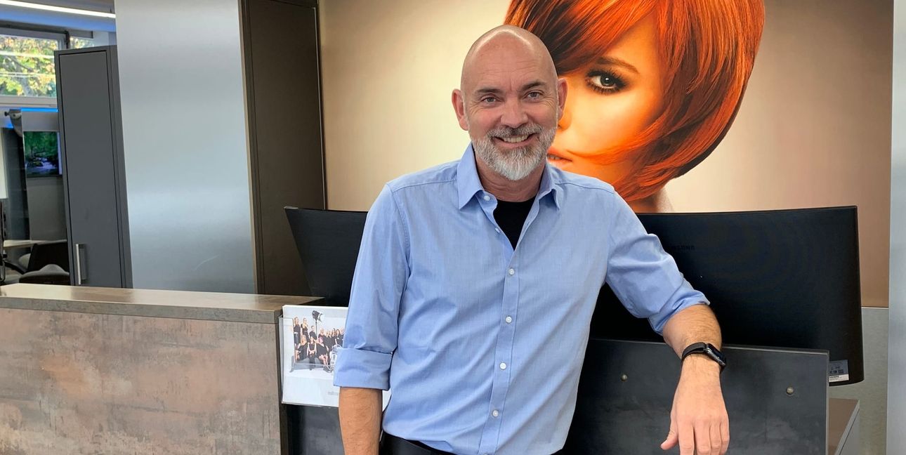 Peter Nill, Inhaber vom Multimediafriseur in Maichingen.