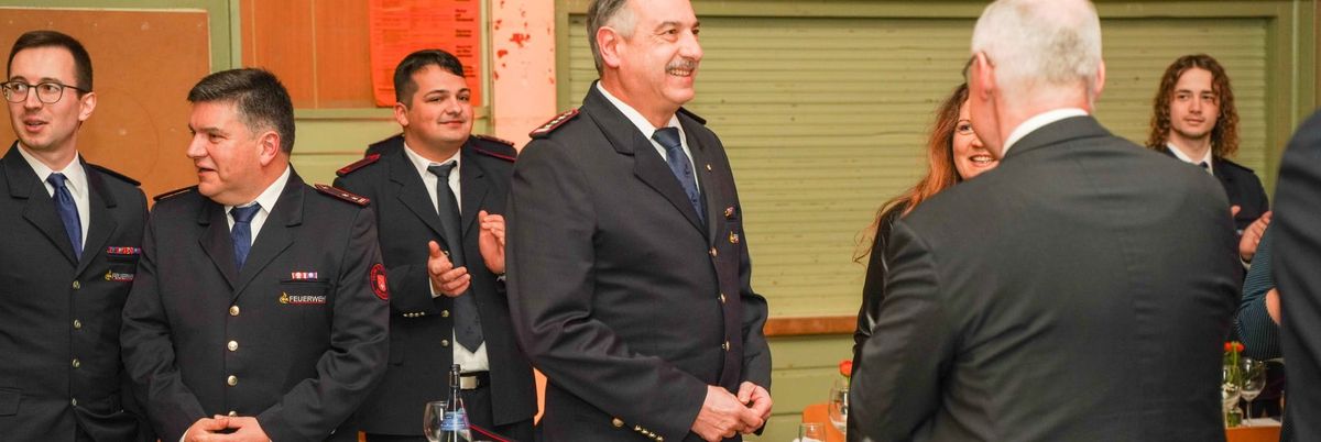 Bildergalerie - Abschied von Feuerwehrkommandant Thomas Butsch ...
