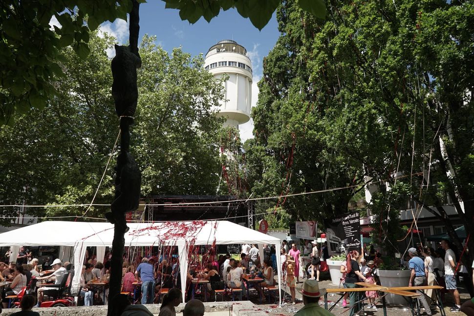 Goldberg-Fest und Biennale-Start: Hoch über der Stadt war am Wochenende viel geboten.