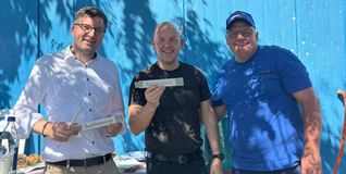 Albrecht Stickel und Marc Biadacz zusammen mit Maik Waidelich, Geschäftsführer der Waidelich GmbH in Weil der Stadt