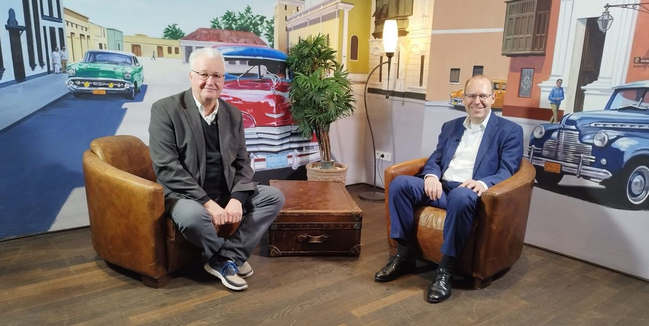 Sindelfingens Oberbürgermeister Dr. Bernd Vöhringer (rechts) im Stadtgespräch Böblingen mit Hans-Jörg Zürn.