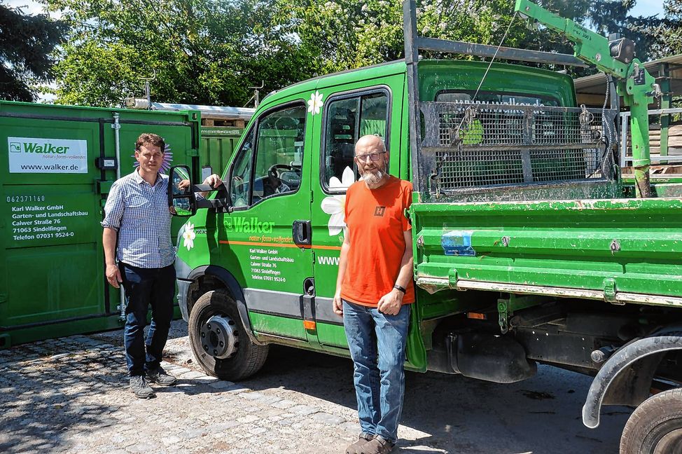Christoph (links) und Andreas Walker sind wegen der Mautpflicht für „leichte Nutzfahrzeuge“ mit mehr als 3,5 Tonnen nicht gut auf das Bundesverkehrsministerium zu sprechen.