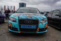 Edle Autos locken am Wochenende die Massen aufs Flugfeld.