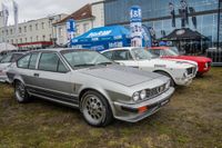 Edle Autos locken am Wochenende die Massen aufs Flugfeld.